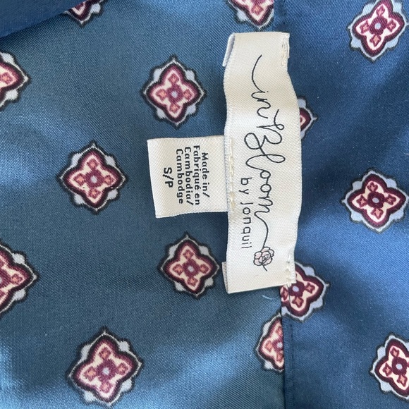 Luxury feel navy blue satin button up pajama top intimates small petite - Picture 2 of 4